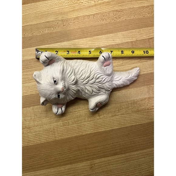 Vintage Playful Kitten On Back White Kitten Ceramic Figurine Kitty 1980s - Picture 6 of 6